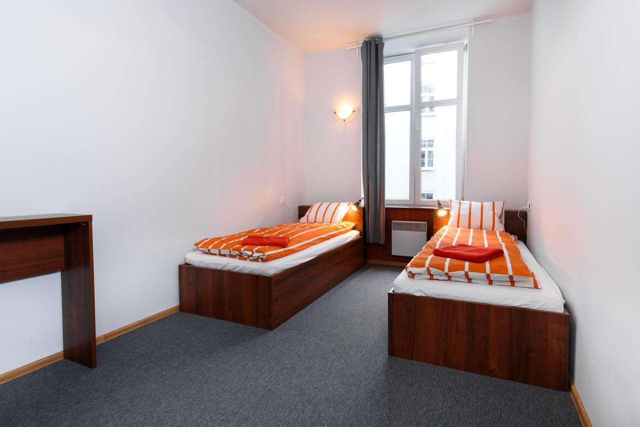 Constitution Square Rooms Варшава Екстериор снимка