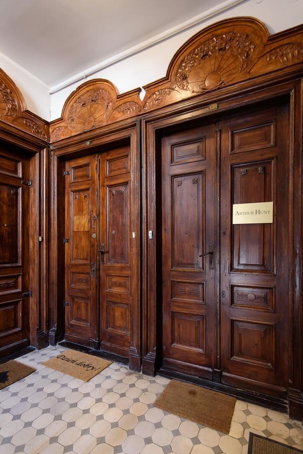 Constitution Square Rooms Варшава Екстериор снимка