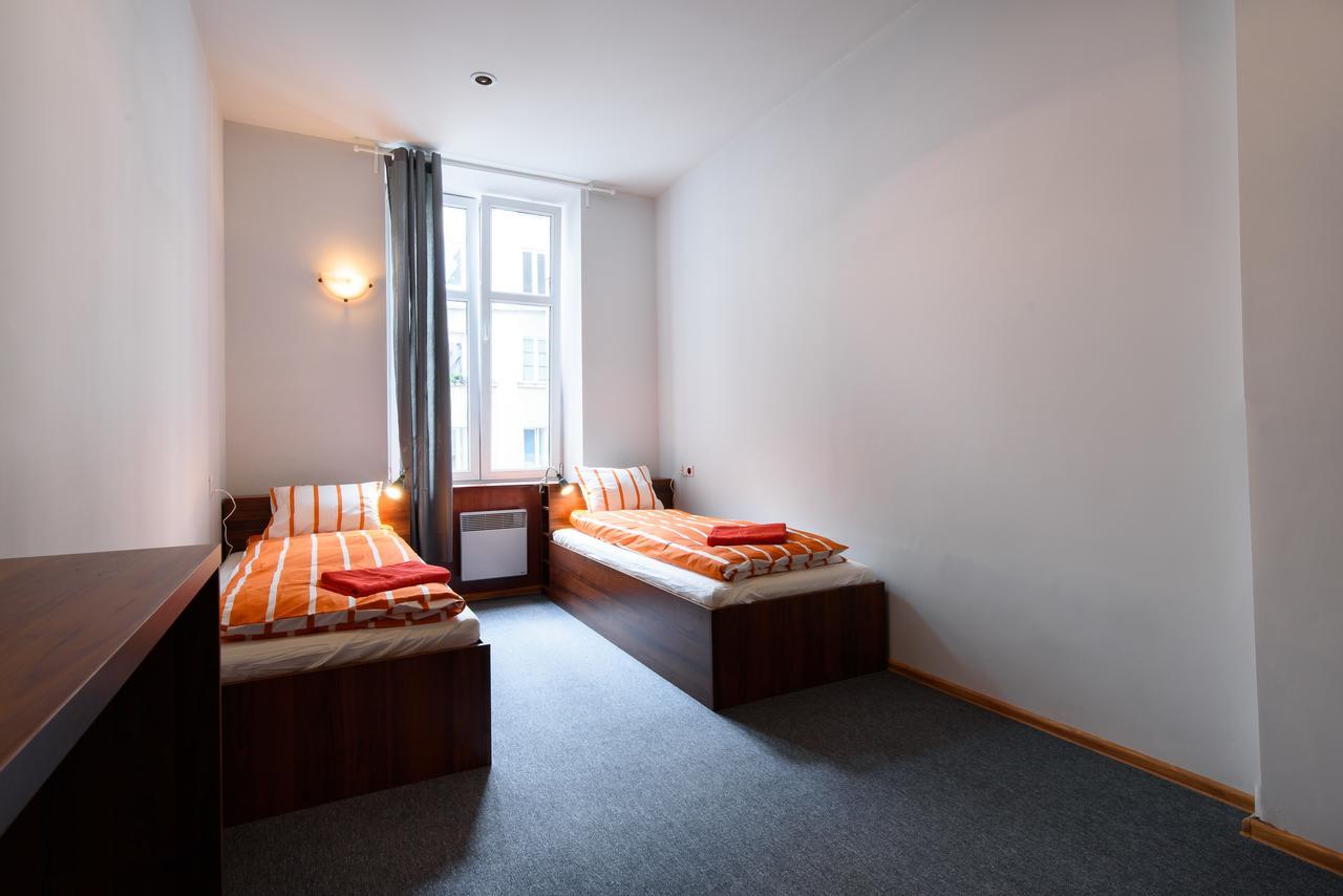 Constitution Square Rooms Варшава Екстериор снимка