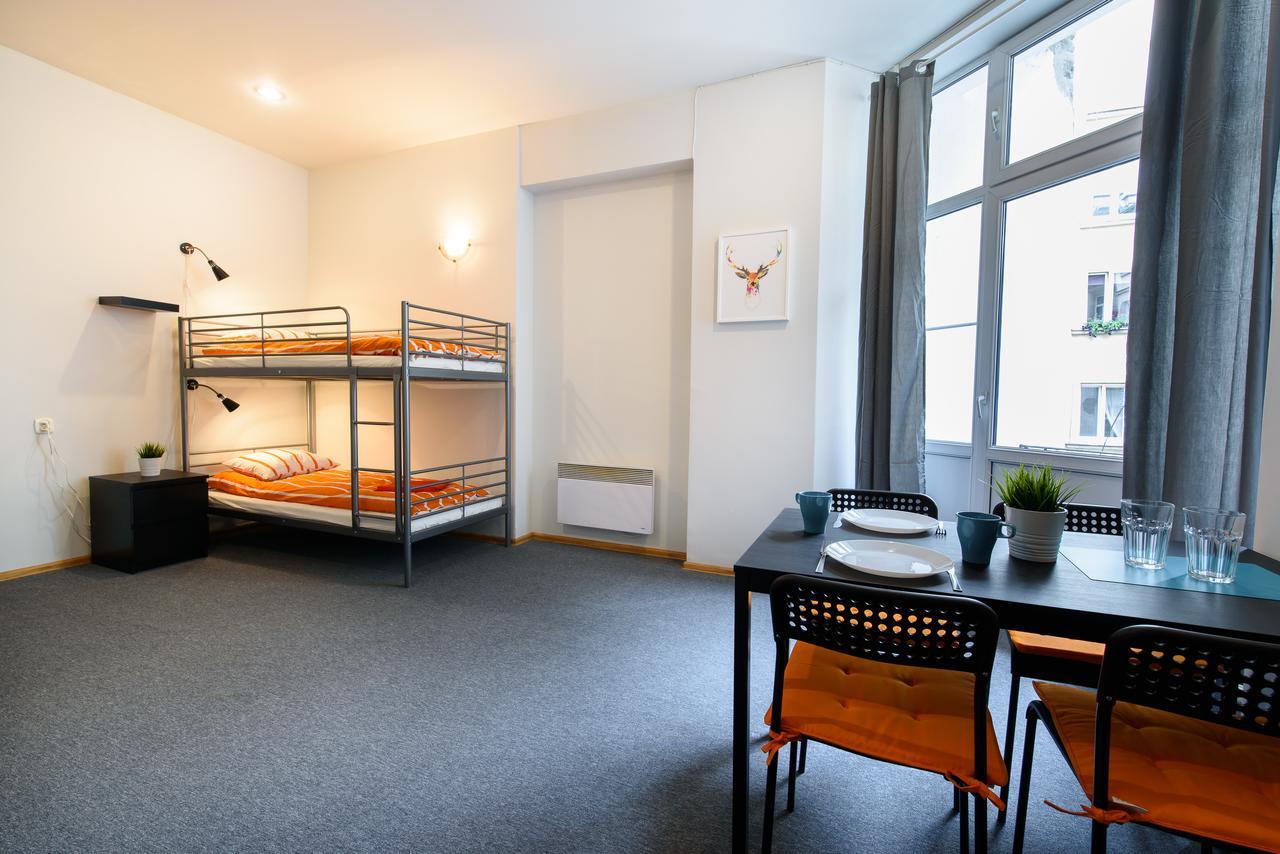 Constitution Square Rooms Варшава Екстериор снимка